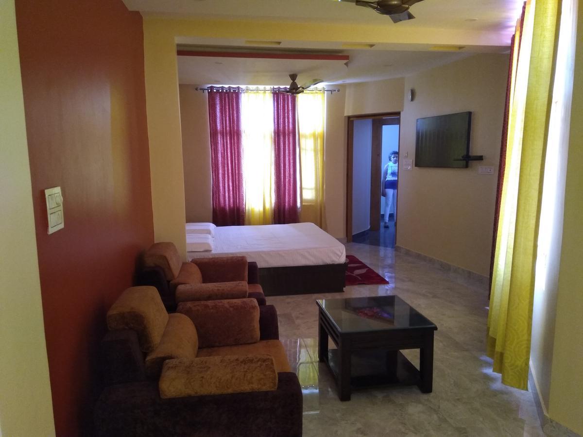 Hotel Sky Bule & Restaurant Khas Nagrota Exterior foto