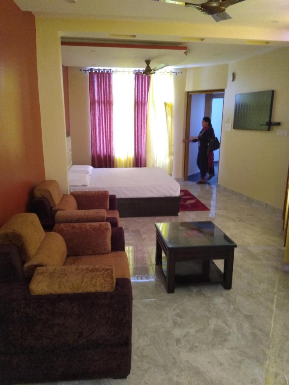 Hotel Sky Bule & Restaurant Khas Nagrota Exterior foto