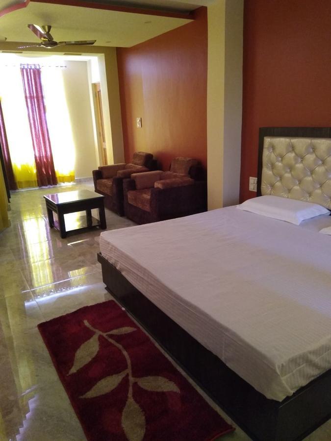 Hotel Sky Bule & Restaurant Khas Nagrota Exterior foto