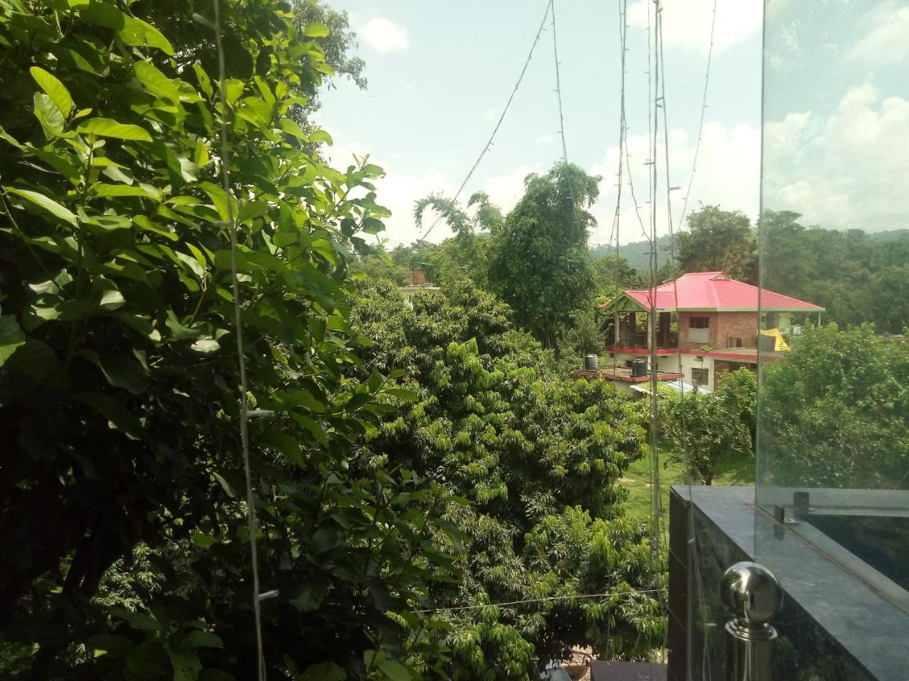 Hotel Sky Bule & Restaurant Khas Nagrota Exterior foto